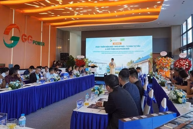 Hội nghị “Phát triển điện mặt trời áp mái-Tự sản, tự tiêu & Giới thiệu sản phẩm mới”. (Ảnh: BTC)