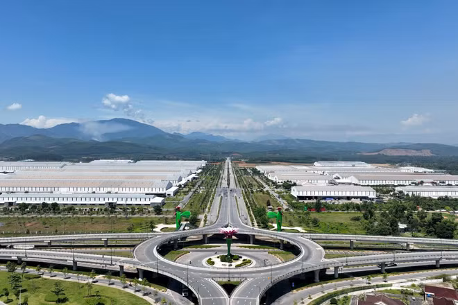 Khu công nghiệp THACO Chu Lai làm đổi thay cả vùng đất miền trung. 