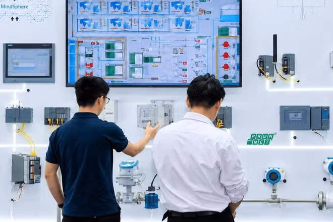 Hệ thống vận hành nhà máy nước tự động hóa.