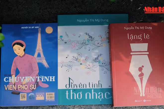 [Video] “Tứ gia” ra mắt sách ở tuổi 88, đánh dấu 61 năm gửi tình yêu vào trang viết