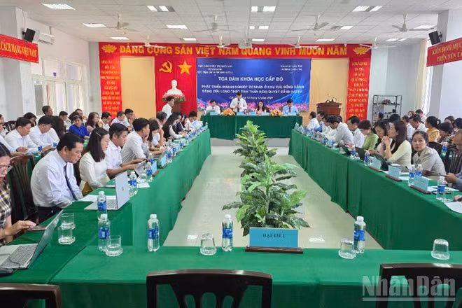 Quang cảnh tọa đàm.