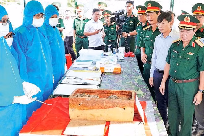 Quy trình lấy mẫu ADN tại hiện trường được thực hiện nghiêm ngặt qua 8 bước độc lập.