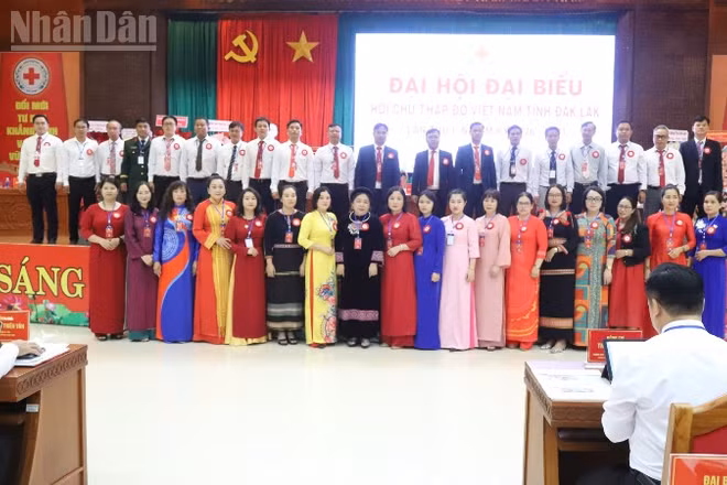 Ban Chấp hành Hội Chữ thập đỏ tỉnh Đắk Lắk khóa I, nhiệm kỳ 2026-2031 ra mắt đại hội.