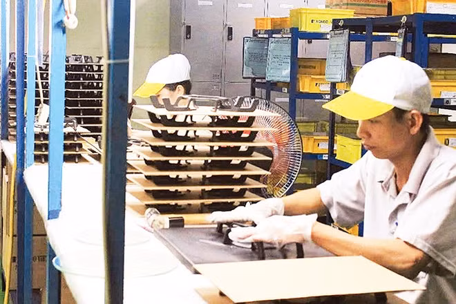 Sản xuất linh kiện cơ khí phục vụ xuất khẩu tại Công ty TNHH Kondo Việt Nam, Khu công nghiệp Hiệp Phước, Thành phố Hồ Chí Minh. (Ảnh THẾ ANH)