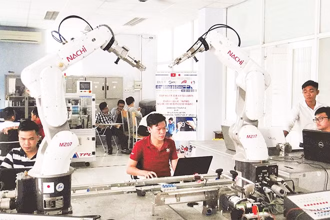Đào tạo nguồn nhân lực tự động hóa tại Trung tâm đào tạo khu công nghệ cao (Khu Công nghệ cao Thành phố Hồ Chí Minh). KHÁNH TRÌNH
