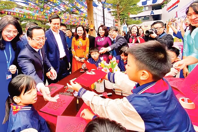 Ngành Giáo dục và Đào tạo Hà Nội phát động tiếp tục triển khai mô hình “Trường học hạnh phúc” tới toàn bộ trường học trên địa bàn thành phố. 