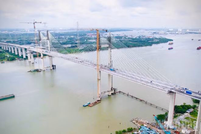 Cầu Phước Khánh, nối thành phố Đồng Nai với Thành phố Hồ Chí Minh trên tuyến cao tốc Bến Lức-Long Thành sẽ hoàn thành trong tháng 9/2026.