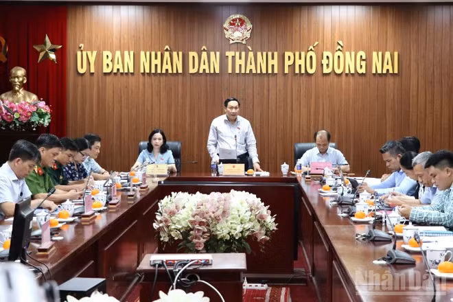 Quang cảnh buổi làm việc tại Ủy ban nhân dân thành phố Đồng Nai.