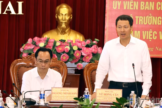 Bí thư Thành ủy Đồng Nai Vũ Hồng Văn khẳng định dứt khoát Đồng Nai phải hình thành bằng được đô thị đại học. (Ảnh: THIÊN VƯƠNG)