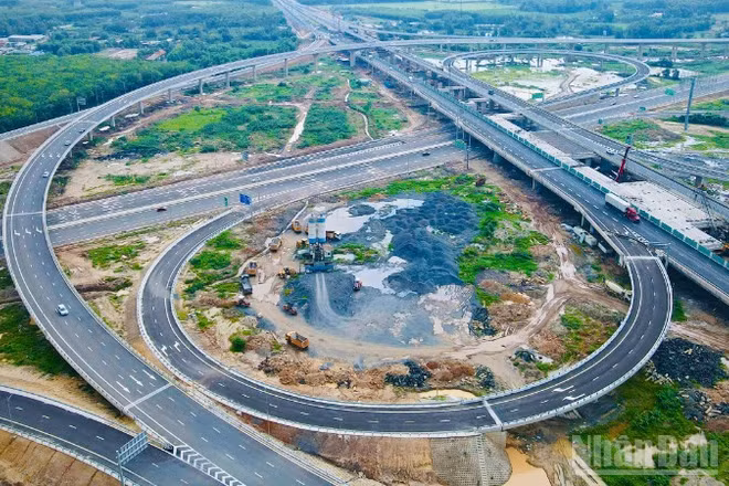 Nút giao Long Thành được đưa vào khai thác các nhánh.