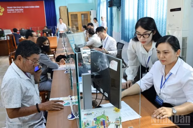 Giải quyết hồ sơ tại Trung tâm phục vụ hành chính công phường Trấn Biên, tỉnh Đồng Nai.