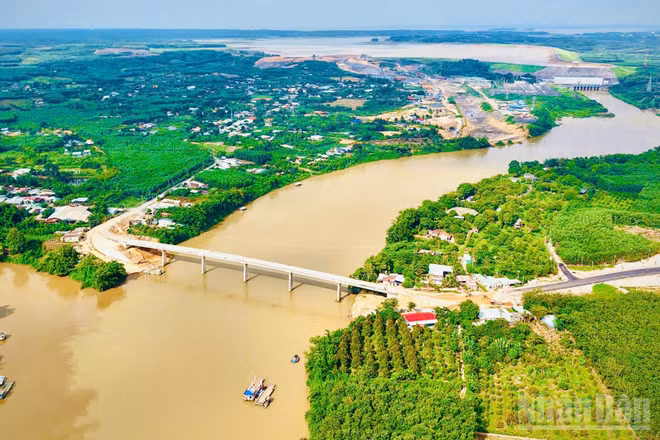 Cầu Hiếu Liêm bắc qua sông Đồng Nai sắp hoàn thành.