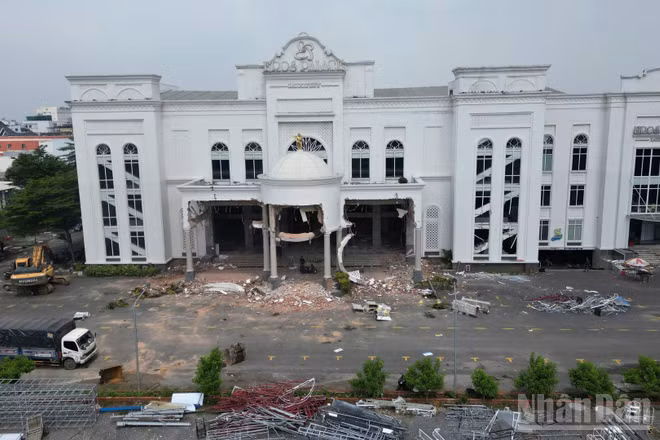 Khu A với quy mô 5 tầng, diện tích 3.500m2 hoàn thành, đưa vào sử dụng nhiều năm qua tổ chức các sự kiện, tiệc cưới.
