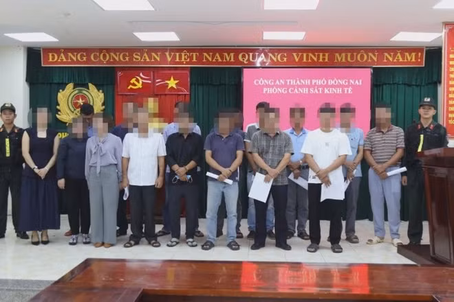 Các đối tượng bị khởi tố.
