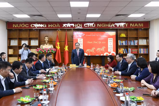 Chủ tịch Quốc hội Trần Thanh Mẫn làm việc với Ủy ban Công tác đại biểu về những nhiệm vụ trọng tâm năm 2026, ngày 24/2/2026. (Ảnh: Quochoi.vn)