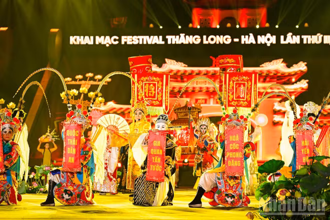 Tiết mục Lễ đại bội do Nhà hát nghệ thuật hát bội Thành phố Hồ Chí Minh biểu diễn tại chương trình khai mạc Festival Thăng Long Hà Nội lần thứ II, năm 2026.