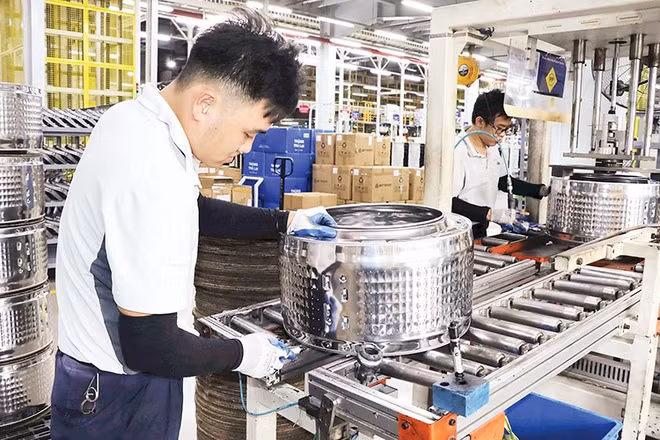 Sản xuất tại Nhà máy Công ty TNHH điện máy AQUA Việt Nam, Khu công nghiệp Biên Hòa 2.