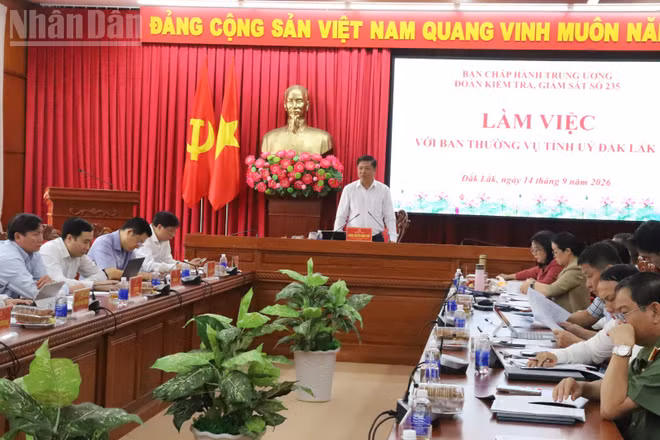 Quang cảnh buổi làm việc. (Ảnh: CÔNG LÝ)