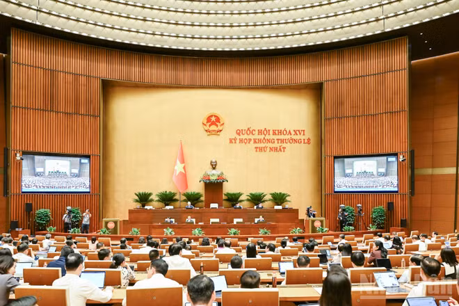 Quang cảnh phiên thảo luận ở hội trường tại Kỳ họp không thường lệ thứ nhất, Quốc hội khóa XVI. (Ảnh: DUY LINH)