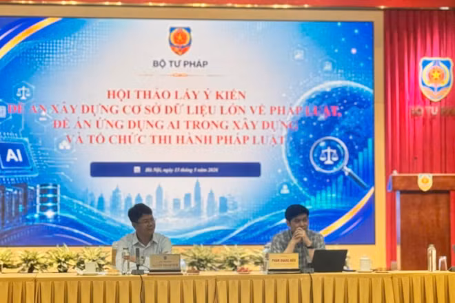 Chủ trì hội thảo. (Ảnh: HNV)
