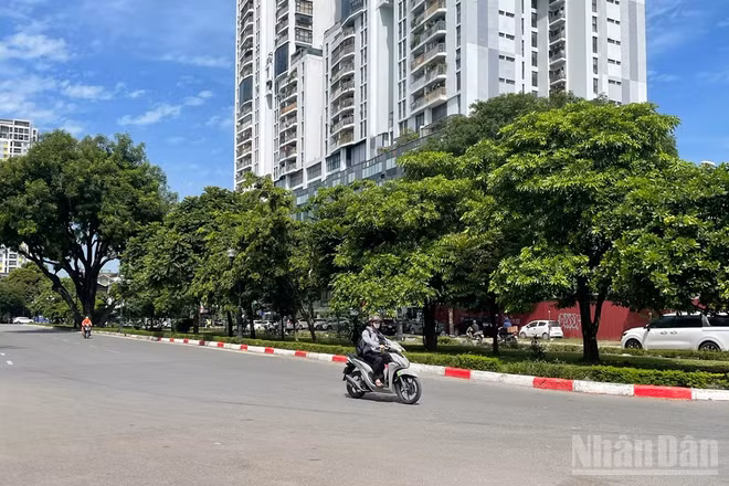 Dự báo khu vực Hà Nội ngày nắng, chiều tối và đêm có mưa rào rải rác và có nơi có dông. (Ảnh minh họa: Đ.T)