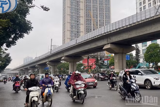 Dự báo khu vực Hà Nội có mưa rào rải rác và có dông. (Ảnh minh họa: Đ.T)