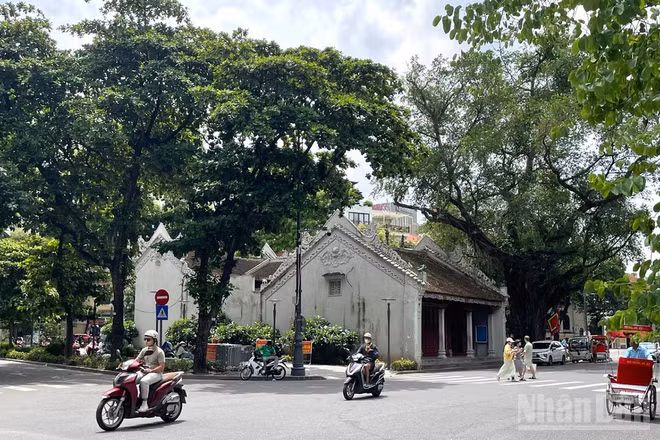 Dự báo, ngày 1/9, khu vực Hà Nội trời nắng nóng, có nơi nắng nóng gay gắt. (Ảnh: Đ.T)