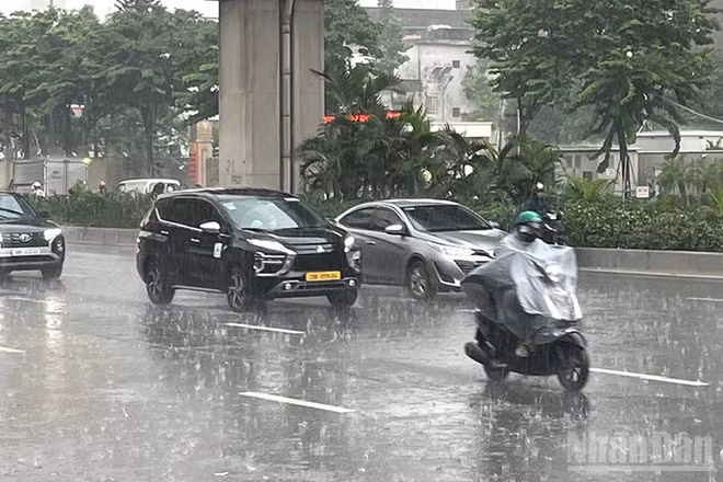 Dự báo khu vực Hà Nội ngày nắng, chiều tối và đêm có mưa rào và dông vài nơi. (Ảnh minh họa: Đ.T)