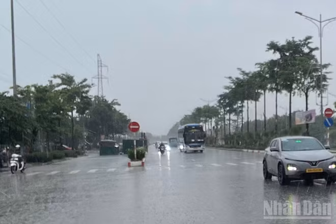Dự báo khu vực Hà Nội có lúc có mưa rào và dông. (Ảnh minh họa: Đ.T)