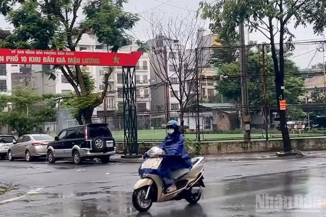 Dự báo khu vực Hà Nội có mưa, mưa vừa và rải rác có dông. (Ảnh minh họa: Đ.T)