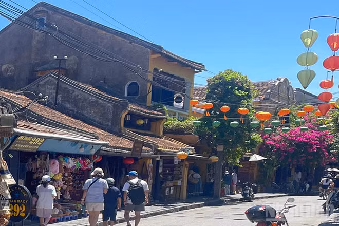 Dự báo khu vực thành phố Huế, thành phố Đà Nẵng và phía đông các tỉnh từ Quảng Ngãi đến Đắk Lắk có nắng nóng gay gắt. (Ảnh minh họa: Đ.T)