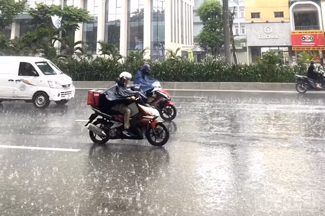 Dự báo nhiều khu vực trên cả nước có mưa rào và dông. (Ảnh minh họa: Đ.T)