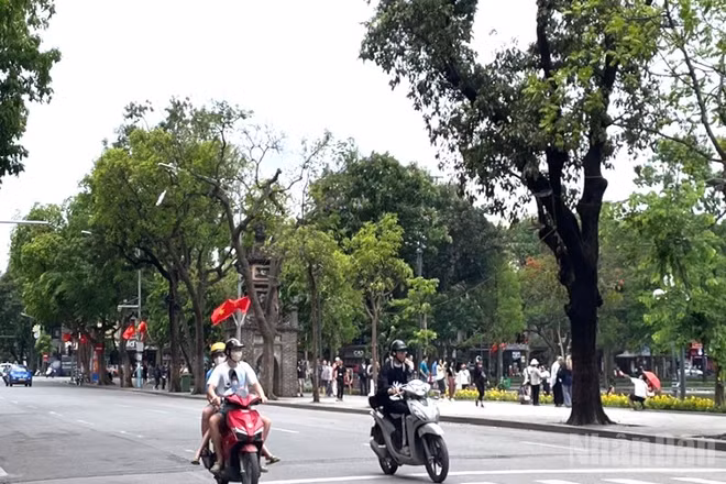Nhiệt độ tại Hà Nội đo lúc 13 giờ ở trạm Láng là 36,6 độ C. (Ảnh minh họa: Đ.T)