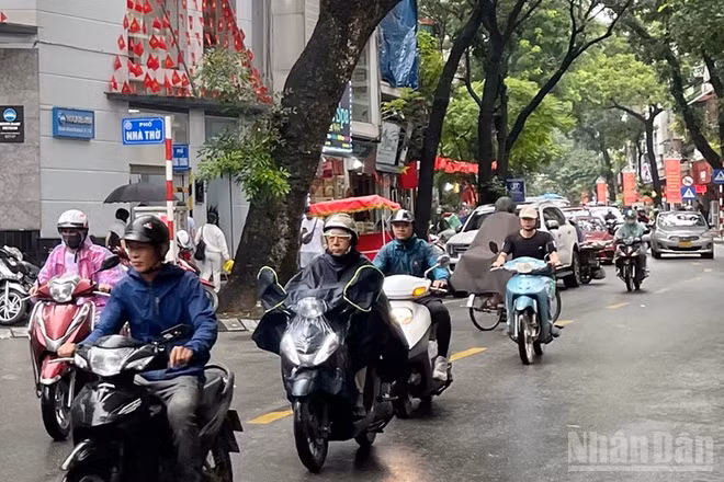 Khu vực Hà Nội mưa rào rải rác, từ đêm 9-10/3 trời chuyển rét. (Ảnh minh họa: Đ.T)