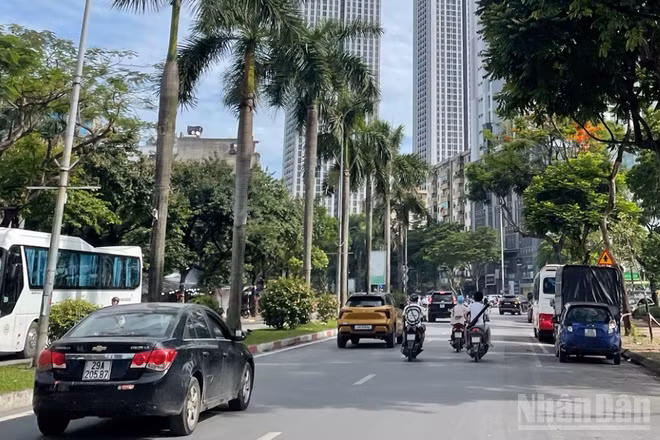 Khu vực Hà Nội ngày nắng nóng và nắng nóng gay gắt; tối và đêm có mưa rào và rải rác có dông. (Ảnh minh họa: Đ.T)