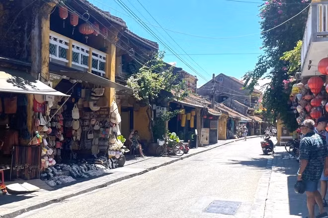 Khu vực từ Thanh Hóa đến thành phố Đà Nẵng và phía đông các tỉnh từ Quảng Ngãi có nắng nóng và nắng nóng gay gắt. (Ảnh minh họa: Đ.T)