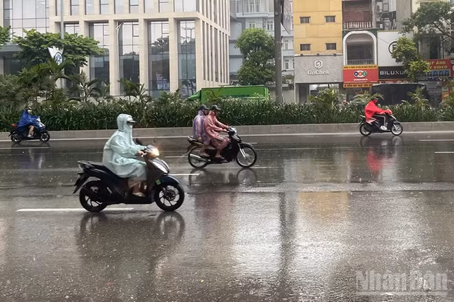 Dự báo khu vực Hà Nội nhiều mây, có mưa rào và dông rải rác, cục bộ có nơi mưa to. (Ảnh minh họa: Đ.T)