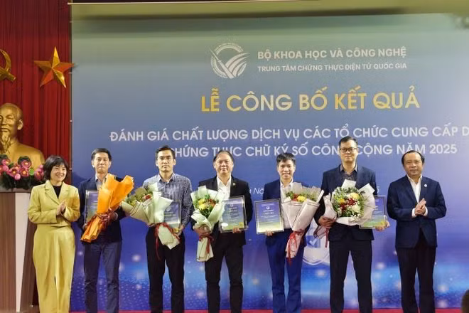 Vinh danh 5 nhà cung cấp dịch vụ chữ ký số công cộng có chất lượng tốt nhất năm 2025.