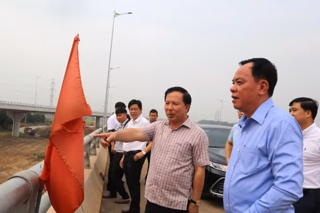Lãnh đạo tỉnh Đồng Nai kiểm tra nút giao kết nối Quốc lộ 51 với sân bay Long Thành.