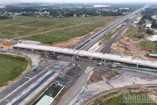 Dự án thành phần 3, đường Vành đai 3-Thành phố Hồ Chí Minh đang chậm tiến độ.