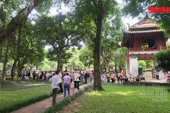 [Video] Hà Nội: Các điểm vui chơi, di tích hút khách dịp nghỉ lễ Quốc khánh