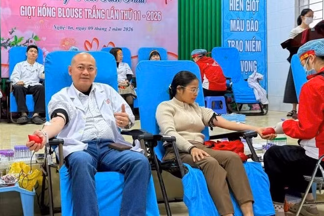 Hơn 1.200 đơn vị máu được tiếp nhận trong Ngày hội "Giọt hồng Blouse trắng".