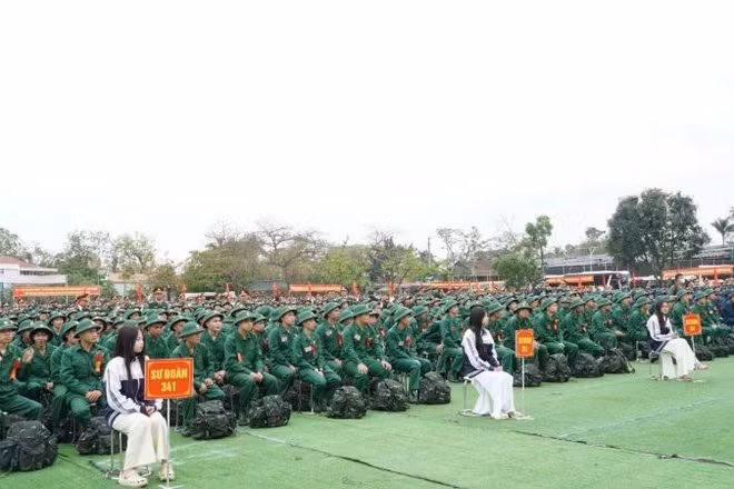 Thanh niên Nghệ An sẵn sàng lên đường nhập ngũ.