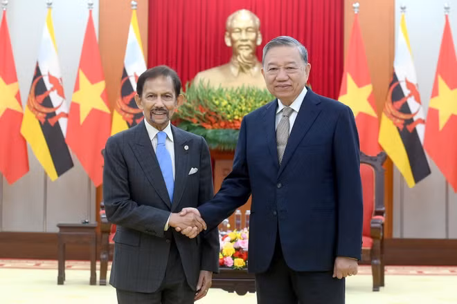 Tổng Bí thư Tô Lâm và Quốc vương Brunei Darussalam Haji Hassanal Bolkiah. (Ảnh: ĐĂNG KHOA)