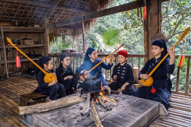 Những nét văn hóa bản địa của người Tày còn được lưu giữ nguyên vẹn tại Khu bảo tồn Làng nhà sàn dân tộc sinh thái Thái Hải, tỉnh Thái Nguyên (Ảnh THANH HẢI)