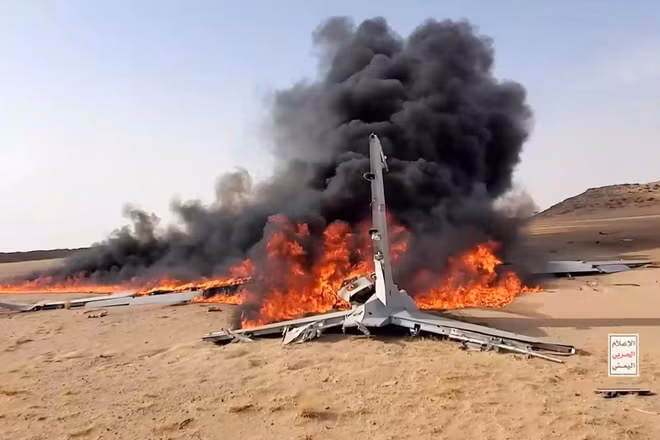 Máy bay không người lái do thám được cho là của Saudi Arabia bị lực lượng Houthi ở Yemen bắn hạ tại tỉnh miền bắc Al-Jawf, ngày 26/7/2026. (Ảnh: THX/TTXVN)