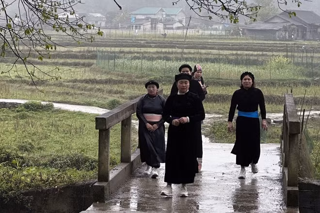 Cầu bê-tông tránh lũ tại thôn Bản Thăng, xã Tùng Vài, huyện Quản Bạ (Hà Giang).