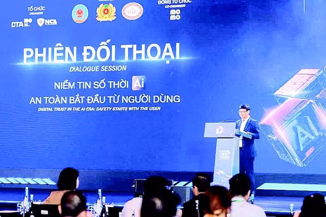 Phiên đối thoại “Niềm tin số thời AI. An toàn bắt đầu từ người dùng” tại diễn đàn “Digital Trust in Finance 2026” với chủ đề “Xây dựng niềm tin số tài chính trong kỷ nguyên AI”.