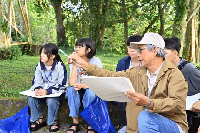 Học sinh được tìm hiểu, tương tác về nghệ thuật tại các trại hè văn học.