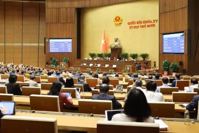 Quốc hội thông qua Luật Tình trạng khẩn cấp. (Ảnh: DUY LINH)